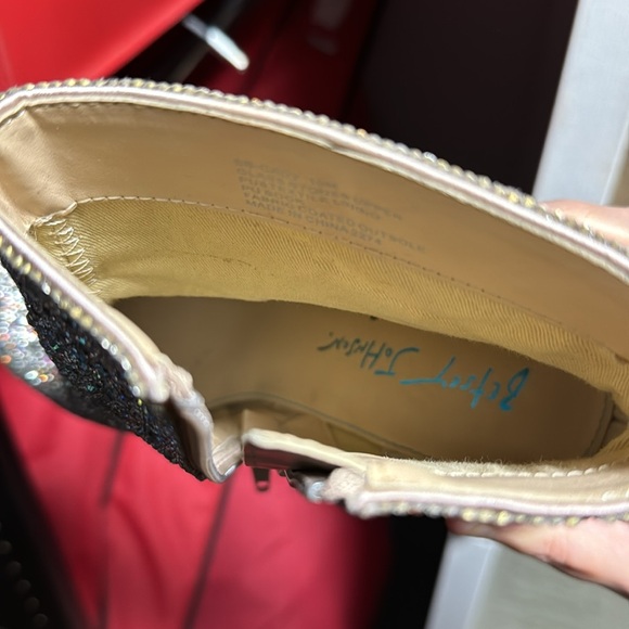 Size 10, Betsy Johnson sparkle boots worn three times - Picture 4 of 5